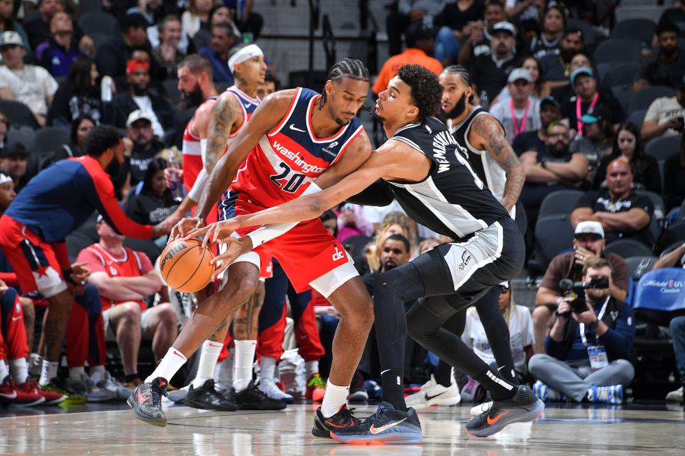 只有通过更 只有通过更